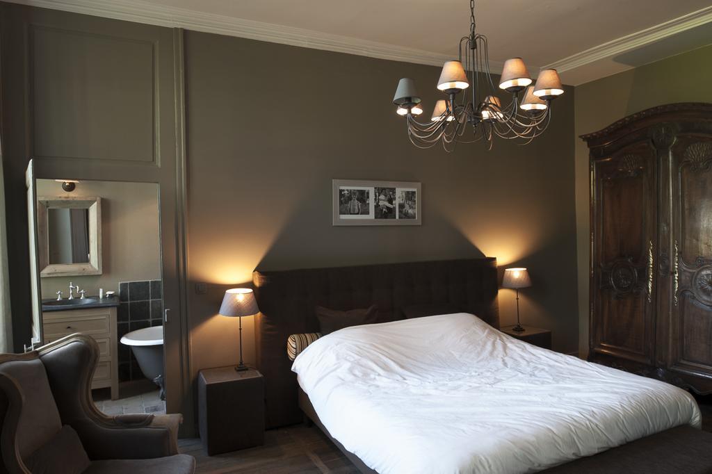Chateau De Planchevienne Bed & Breakfast